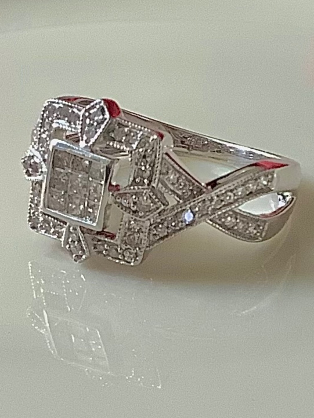 14K White Gold Ring Invisible Set Princess & Bead Set Diamond Split Bypass Shank